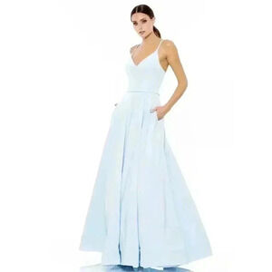 Mac Duggal A Line V Neck Crepe Evening Ballgown Formal Dress 2 XS Powder Tulle